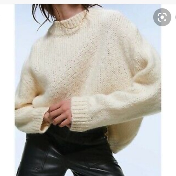 Zara Sweaters - Zara women’s oversized knit sweater top